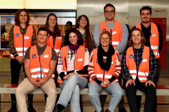 Das Team der Bahnhofhilfe Zürich – engagiert im Einsatz für Hilfesuchende.